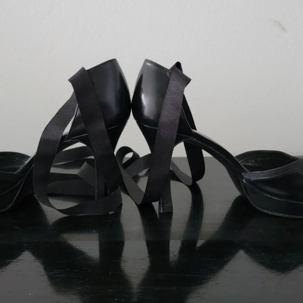 Black leather / grosgrain ribbon Stuart Weitzman